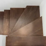 renover escalier bois sans poncer — Rénover escalier bois sans poncer : définition, effets et limites